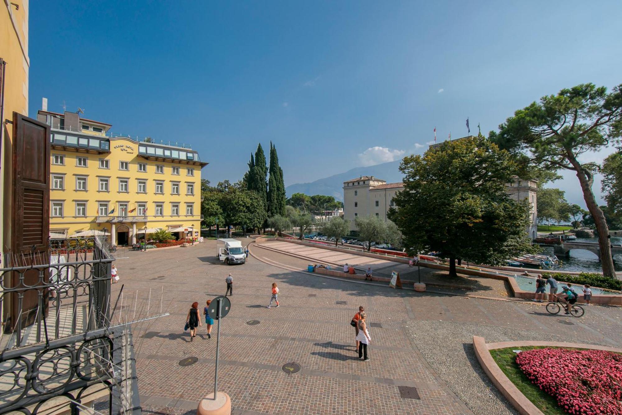 Residenza Rocca Del Lago - Happy Rentals Riva del Garda Exterior foto